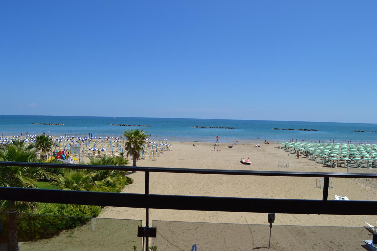 Albergo Quaglia Roseto Degli Abruzzi Exterior foto